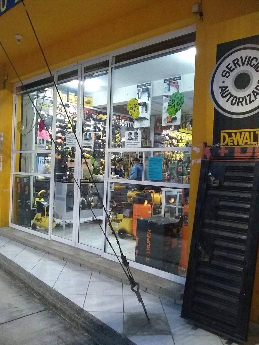 Compresores, rotomartillos y equipo DeWalt y Makita